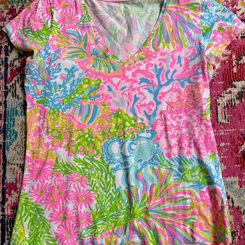 Lilly Pulitzer Pink Blue Green Floral V-Neck Short Sleeve Tee